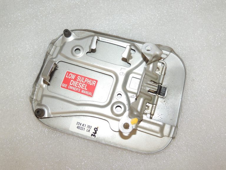 Toyota Avensis T27 Kombi degvielas uzpildes vāks 7735005040 Krāsa 1F7 Silver