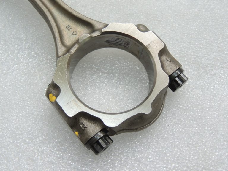 Toyota Yaris P13 1.5 16V 2NRFKE 82kw Sakare ar virzuli 13201-49116 13101-47180