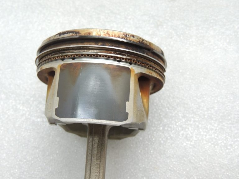 Toyota Yaris P13 1.5 16V 2NRFKE 82kw Sakare ar virzuli 13201-49116 13101-47180
