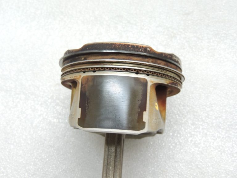 Toyota Yaris P13 1.5 16V 2NRFKE 82kw Sakare ar virzuli 13201-49116 13101-47180