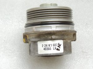 Toyota Yaris P13 1.5 16V 2NRFKE 82kw Eļļas filtra korpuss 15620-40030