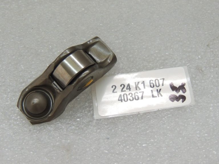 Toyota Yaris P13 1.5 2NRFKE 82kw Svārsteņa grozītāja sviras 13801-36020 13801-0C030