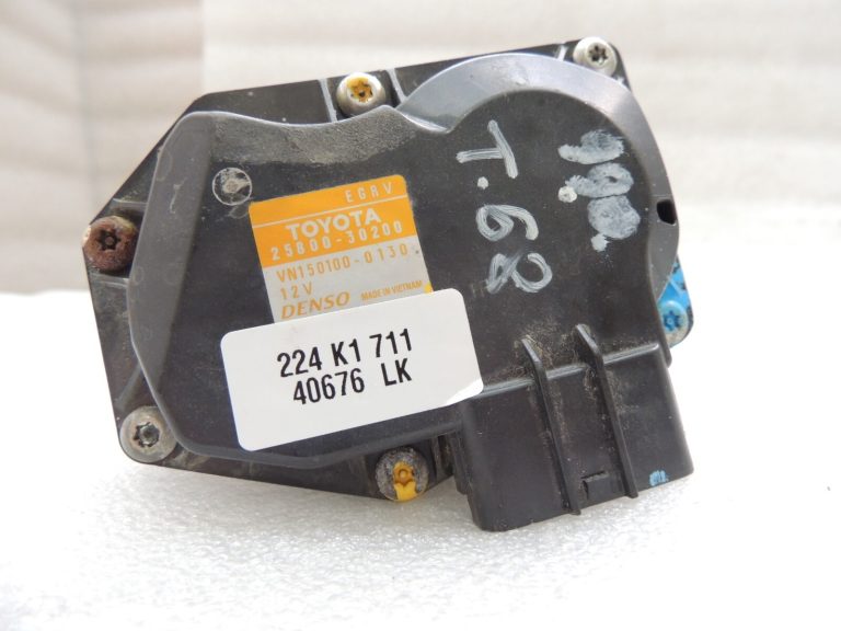 Toyota Hilux VII 2.5 D-4D 2KD-FTV EGR vārsts EGR vārsts 25800-30200