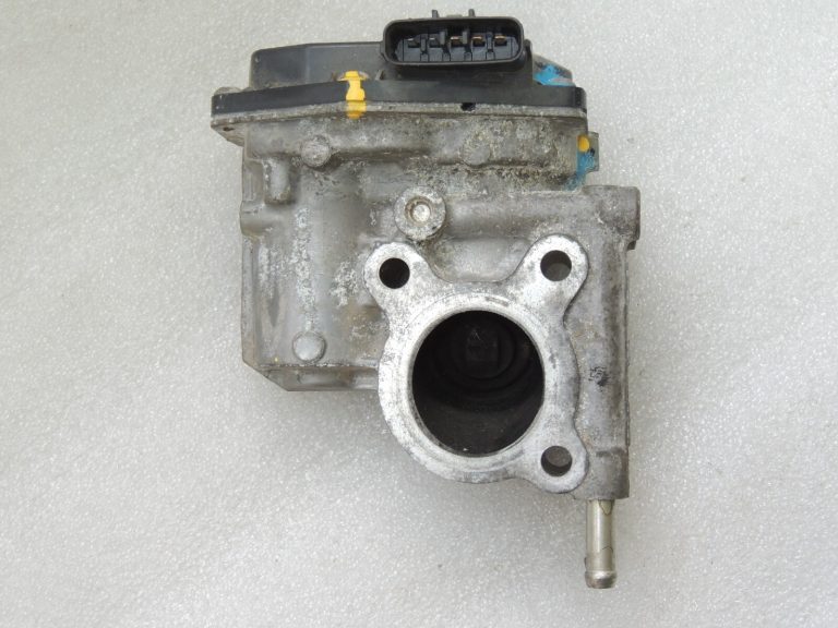 Toyota Hilux VII 2.5 D-4D 2KD-FTV EGR vārsts EGR vārsts 25800-30200