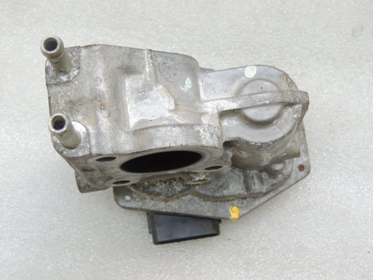 Toyota Hilux VII 2.5 D-4D 2KD-FTV EGR vārsts EGR vārsts 25800-30200