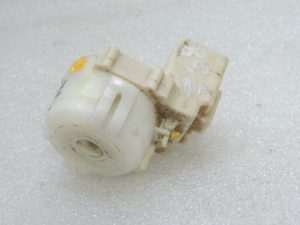 Toyota Hilux VII 2.5 D-4D 2KD-FTV Ignition starter switch contact group 84450-0K010