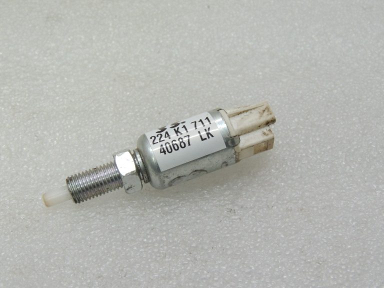 Oriģināls Toyota Hilux VII 2KD-FTV Sajūga pedāļa sensors 88280-42010 8828042010