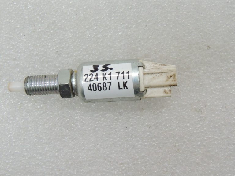 Oriģināls Toyota Hilux VII 2KD-FTV Sajūga pedāļa sensors 88280-42010 8828042010