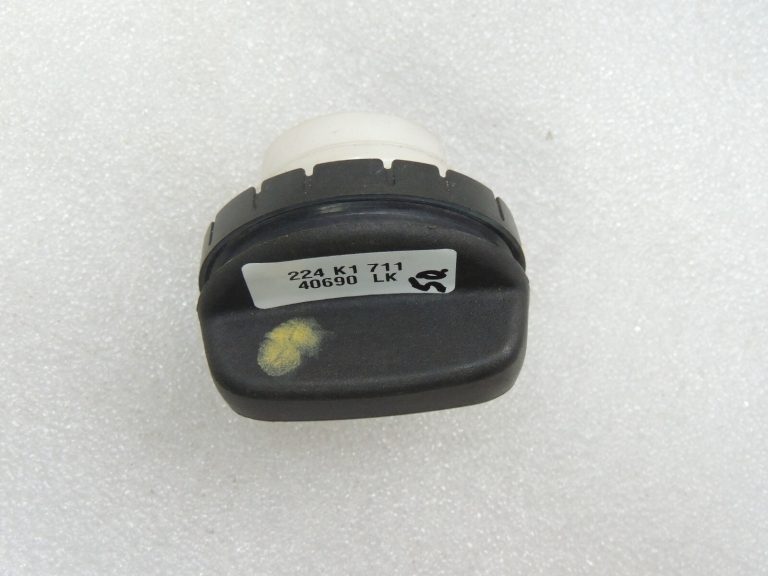 Oriģināls Toyota Hilux VII 2KD-FTV dīzeļdegvielas uzpildes vāciņš 77300-52030