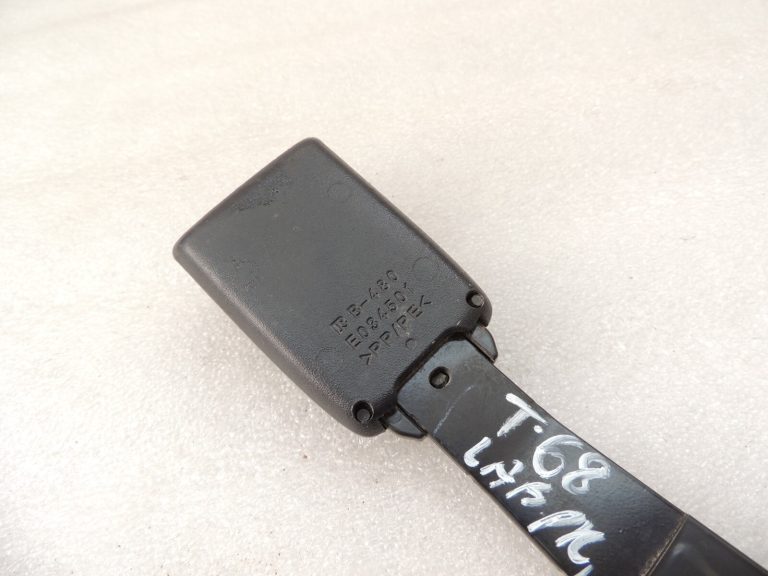 Toyota Hilux VII Priekšējā labās drošības jostas sprādze 73230-0K030-C0 73230-0K030