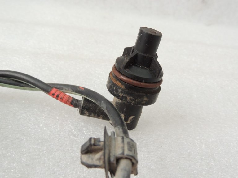 Oriģināls Toyota Hilux VII ABS sensors riteņu ātruma sensors aizmugurējais kreisais 89546-71030