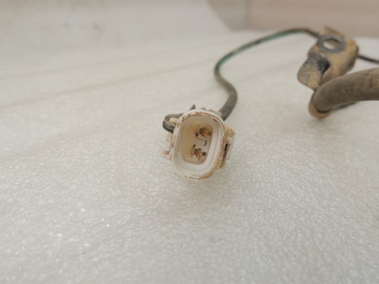 Oriģināls Toyota Hilux VII ABS sensors riteņu ātruma sensors priekšējais labais 89542-71010