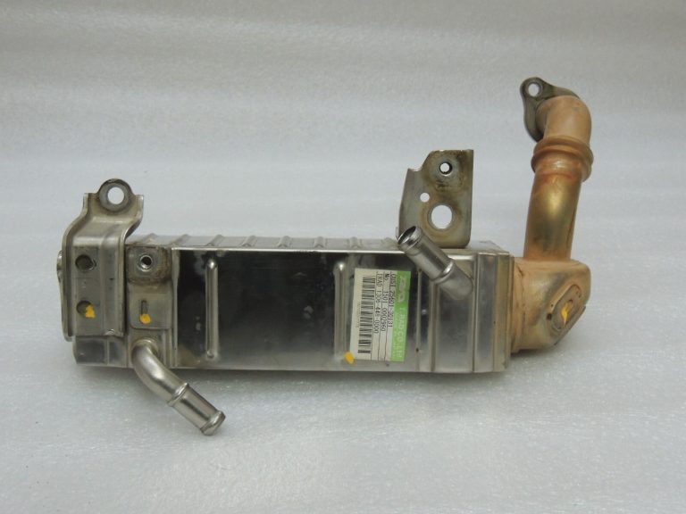 Toyota Hilux VII 2.5 D-4D 2KD-FTV EGR dzesētājs Izplūdes gāzu dzesētājs 2560130131 EGR dzesētājs