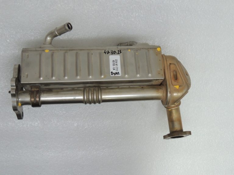 Toyota Hilux VII 2.5 D-4D 2KD-FTV EGR dzesētājs Izplūdes gāzu dzesētājs 2560130131 EGR dzesētājs