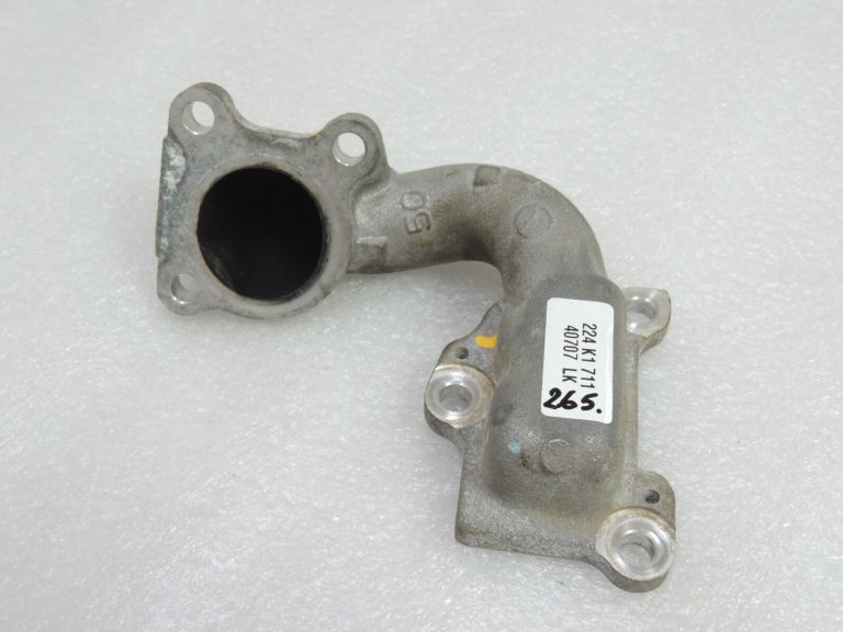 Toyota Hilux VII 2.5 D-4D 2KD-FTV EGR dzesētāja caurules adapteris 2561130050