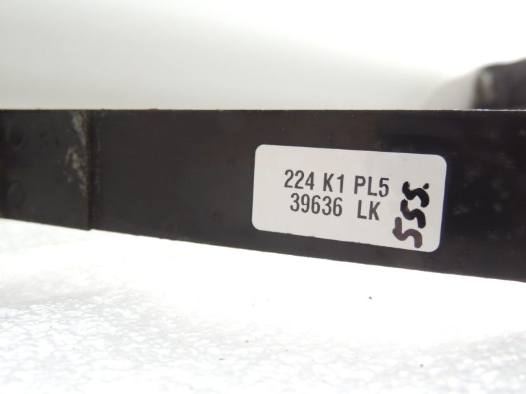 Mitsubishi Outlander III 2.0 PHEV degvielas tvertnes stiprinājuma siksna 1705A252