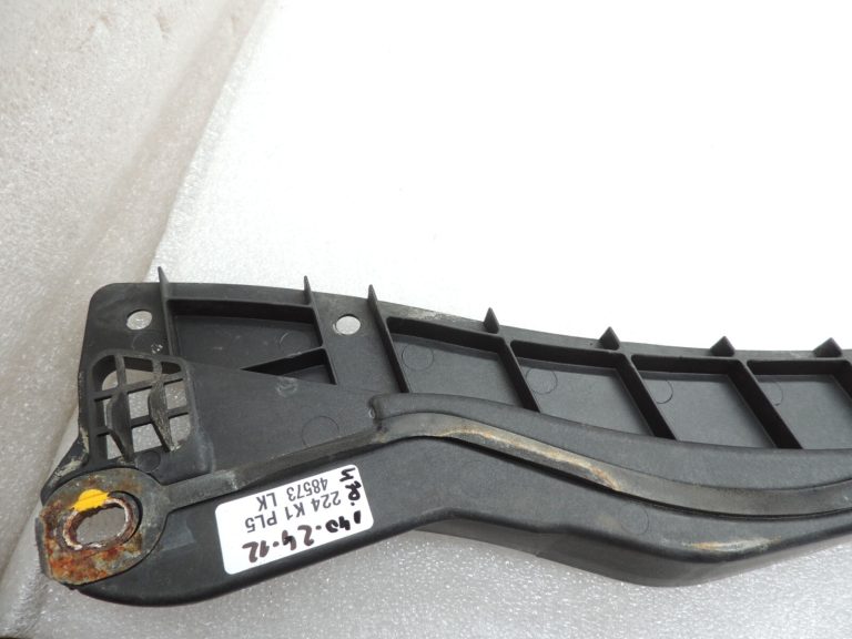 Alfa Romeo Giulietta 940 priekšējā stikla apakšējā apdare 50513405