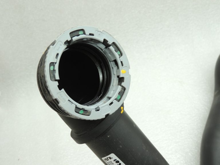 Opel Insignia B 1.5i benzīna uzpildes gaisa caurule 39155300 13444884