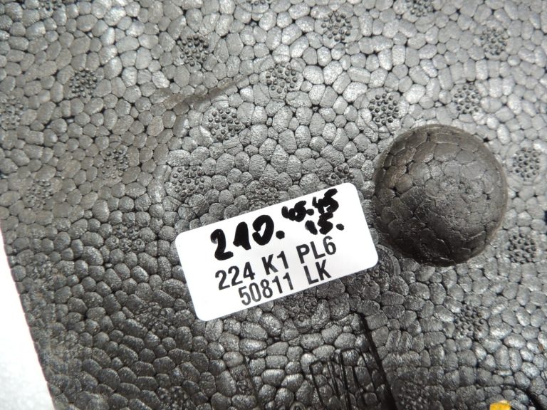 Seat Cupra Leon KL8 Formentor bagāžnieka instrumentu kastes putas 5F9012109A