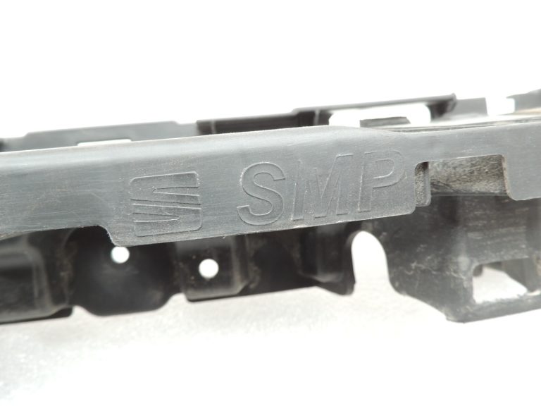 Seat Cupra Leon KL8 Sportstourer aizmugurējā bampera kronšteina centrs 5FE807863B
