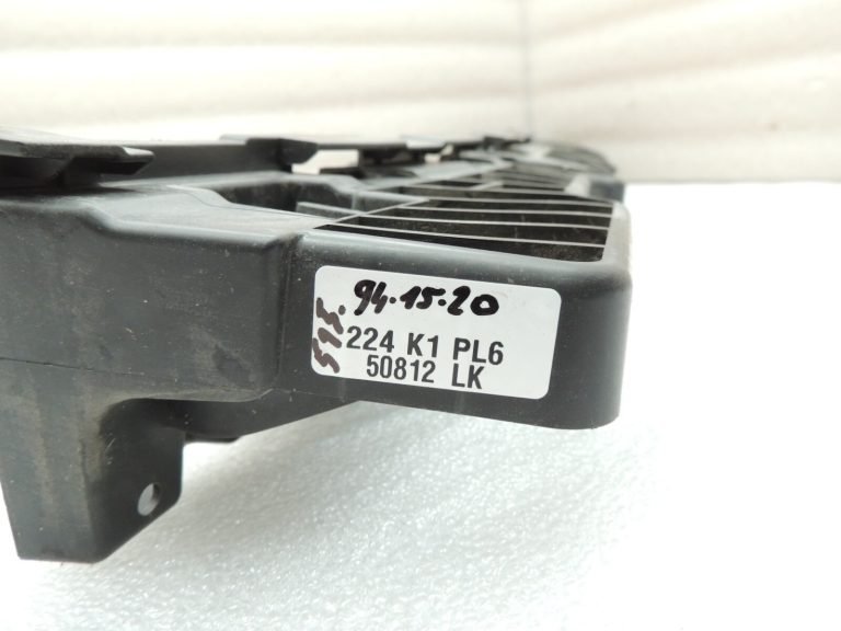 Seat Cupra Leon KL8 Sportstourer aizmugurējā bampera kronšteina centrs 5FE807863B