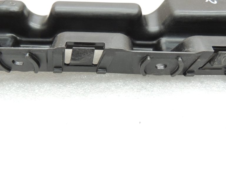Seat Cupra Leon KL8 Sportstourer bampera kronšteins aizmugurējais kreisais 5FE807393B