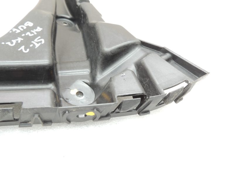 Seat Cupra Leon KL8 Sportstourer bampera kronšteins aizmugurējais kreisais 5FE807393B