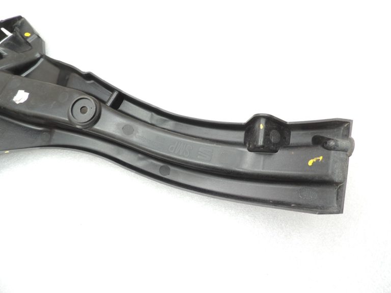 Seat Cupra Leon KL8 Sportstourer bampera kronšteins aizmugurējais kreisais 5FE807393B