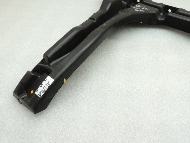 Seat Cupra Leon KL8 Sportstourer bampera kronšteins aizmugurējais kreisais 5FE807393B