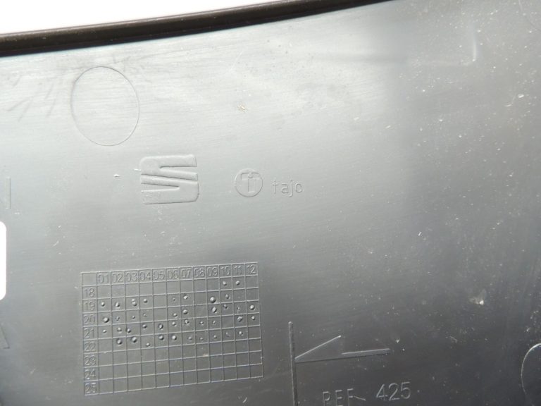 Cupra Leon KL8 vējstikla pārsegs Ūdens deflektors Labais 5FB819404A