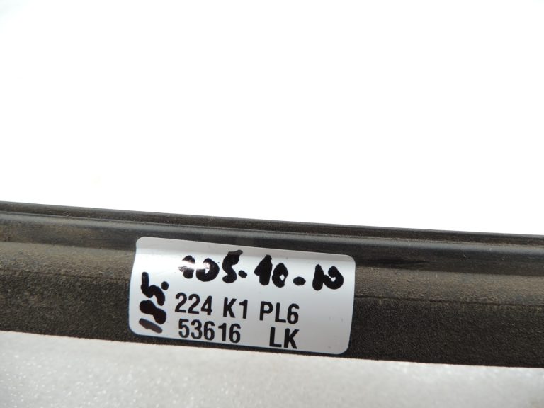 Peugeot 508 I 8D Sedans Aizmugurējā labās puses loga līstes durvju līstes hromētas 9334S7