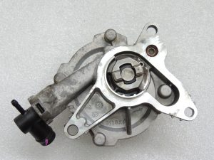 Вакуумный насос Nissan Renault 1.6DCi 1465000Q1N