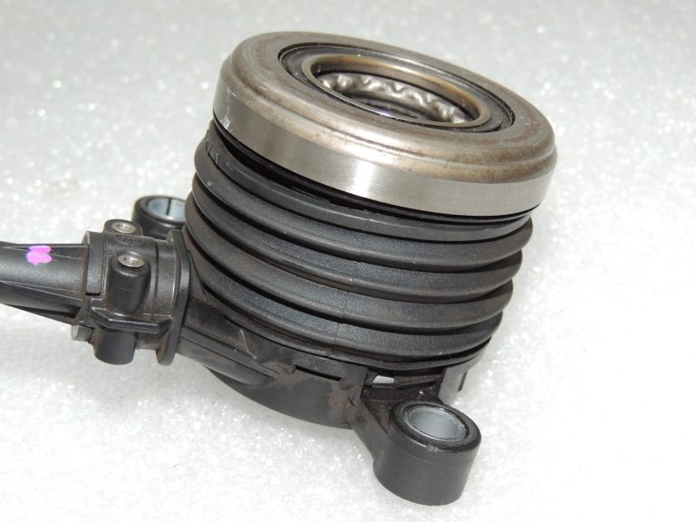 Nissan Renault centrālā sajūga atbrīvošanas ierīce 3057000Q2D
