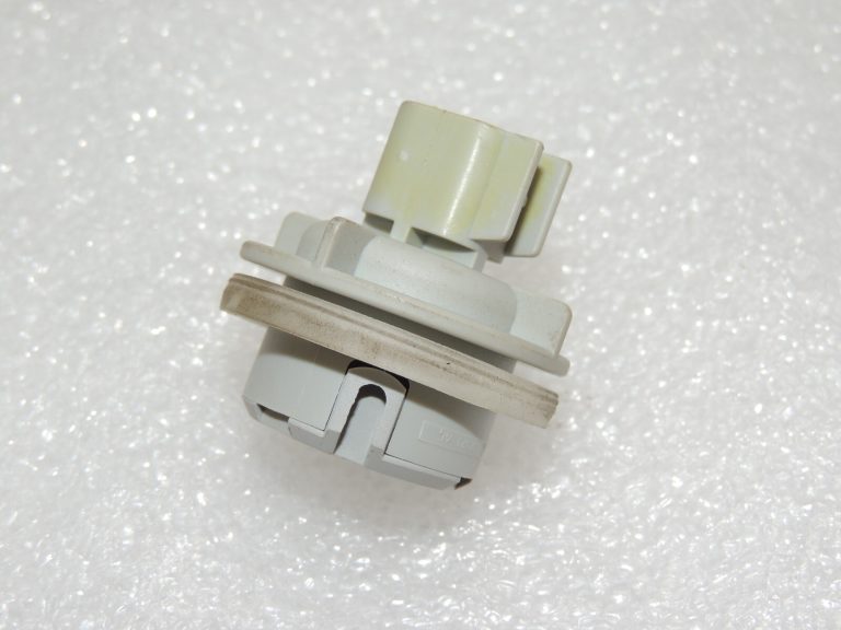 Oriģināls Ford spuldzes turētājs 4053872 XS41-13K370-AC