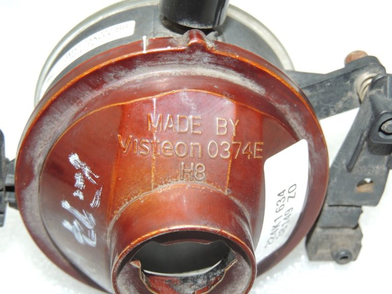 Ford Kuga I C394 Priekšējais kreisais miglas lukturis 1619576 3M51-15K202-BB