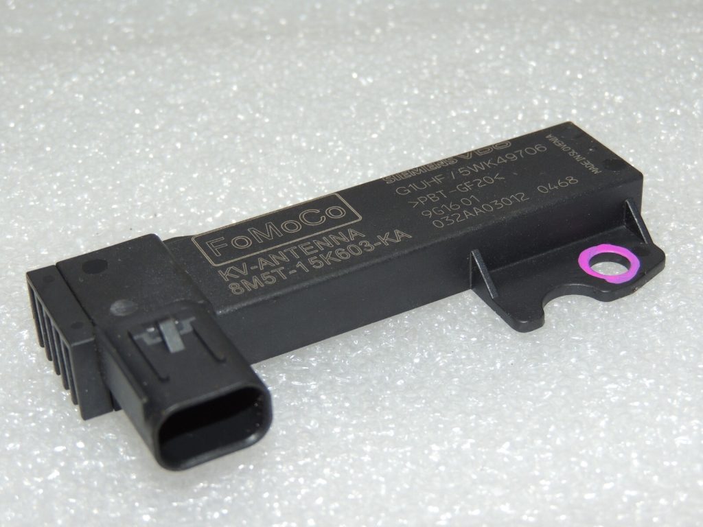 Ford Kuga I antenna amplifier control unit 1538867 8M5T-15K603-KA