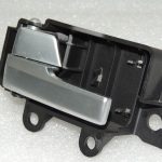 Ford OEM iekšējais kreiso durvju rokturis 1501943 8M51-R22601-AA