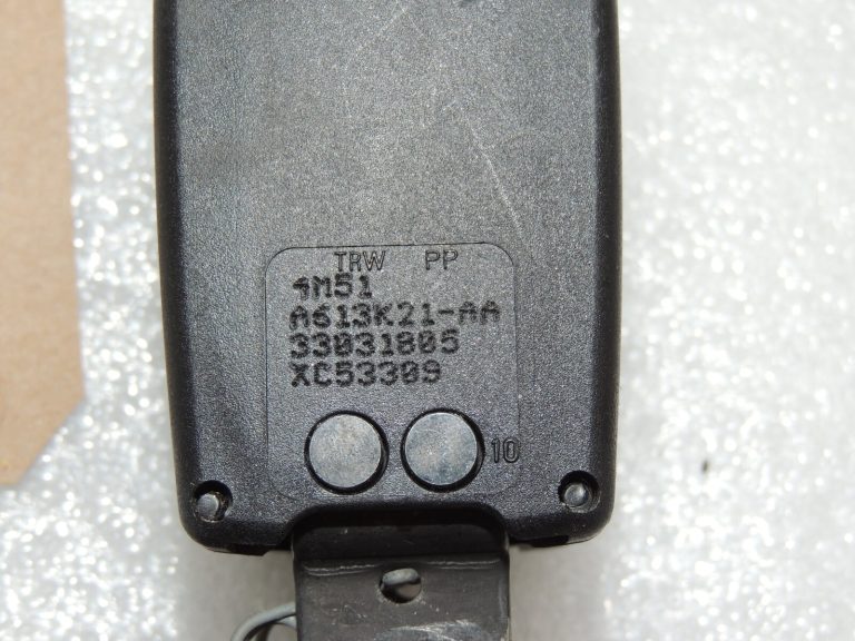 Ford Kuga I Aizmugurējā centrālā drošības jostas sprādze 1790511 6G9N-613K21-AC
