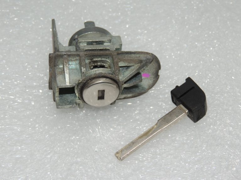 Ford Kuga I C394 Aizdedzes slēdzene ar atslēgu komplektu 5133983 1552849