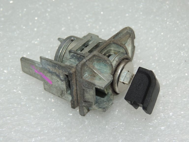 Ford Kuga I C394 Aizdedzes slēdzene ar atslēgu komplektu 5133983 1552849