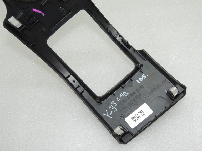 Honda CR-V III Gaisa ventilācijas atveres vāks priekšējais labais 77630SWWWG01ZA