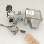 Suzuki SX4 I EY aizdedzes bloķēšanas slēdzenes cilindra durvju slēdzene ar atslēgu 37105-79823
