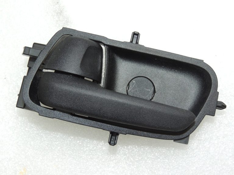 Toyota Yaris IV Interjera durvju rokturis kreisais 69206K0050C1