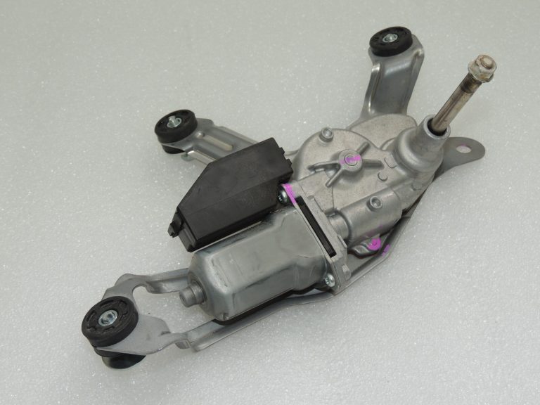 Toyota Yaris IV aizmugurējā tīrītāja motors 85130K0010