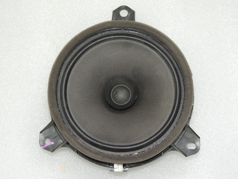 Toyota Yaris IV durvju skaļrunis priekšējais aizmugurējais Panasonic 8616002B80