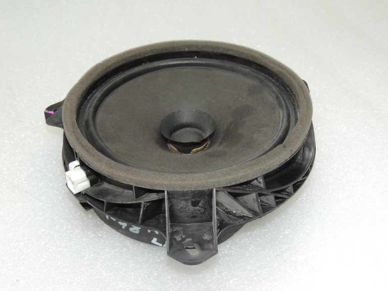 Toyota Yaris IV durvju skaļrunis priekšējais aizmugurējais Panasonic 8616002B80