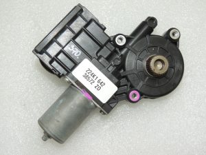 Toyota Yaris IV priekšējais labās puses elektrisko logu motors 85710K0020