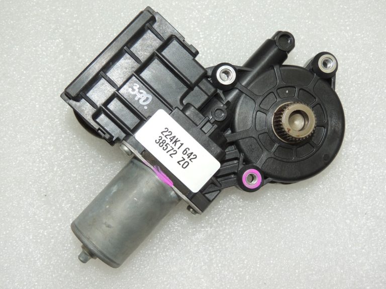 Toyota Yaris IV priekšējais labās puses elektrisko logu motors 85710K0020
