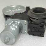 Toyota Yaris IV priekšējais labās puses elektrisko logu motors 85710K0020