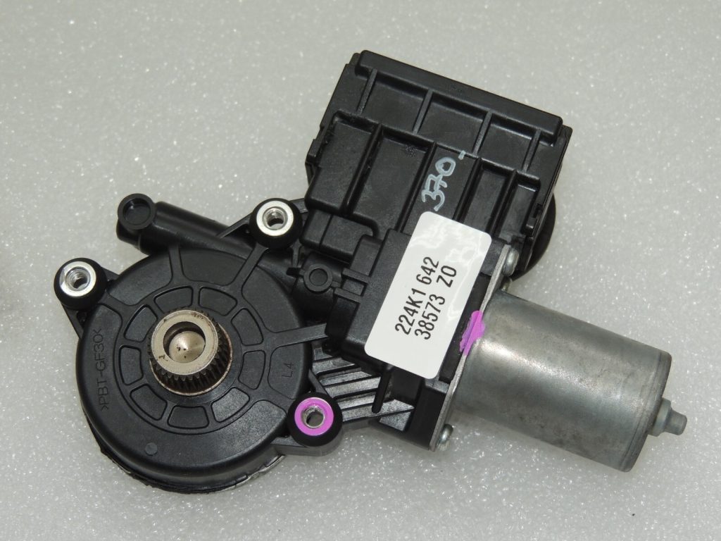 Toyota Yaris IV elektrisko logu motors priekšējais kreisais 85720K0020